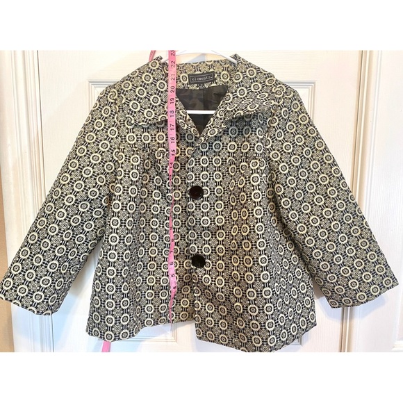 Elementz. Black, Cream and Gold Jacket. Size Medium. Cute Large Buttons. Shorty. - Picture 5 of 6